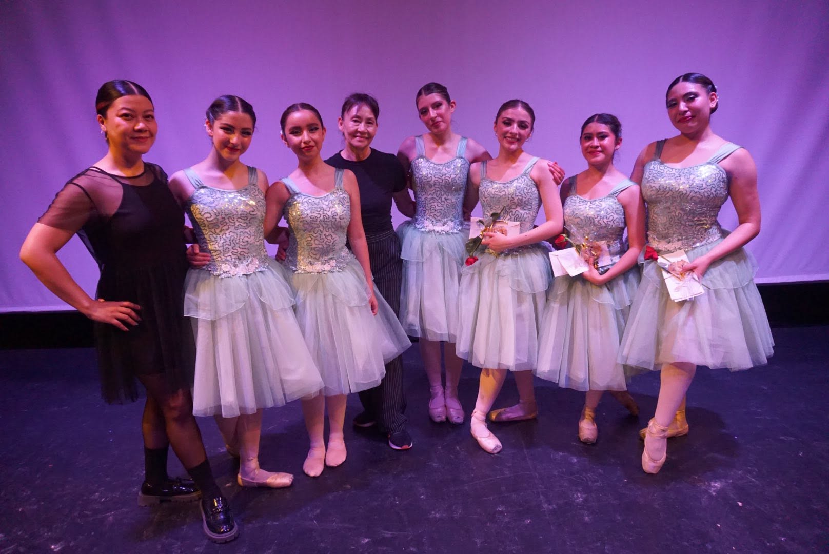 Bailarinas de Pavlova con vestuario de presentación